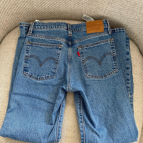 Levi’s Wedgie Straight sz 24 - Picture 2 of 3